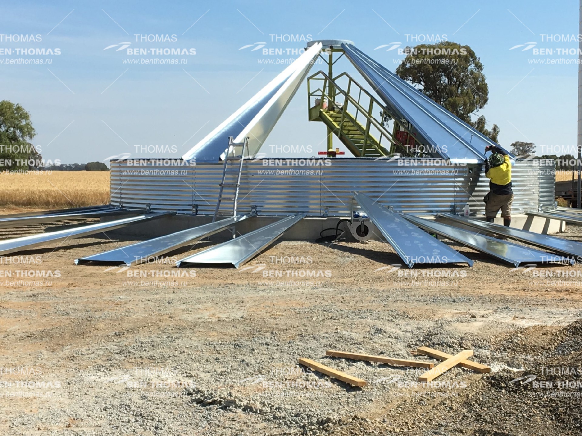 Cyclone-3633-Silo-roof-construct.jpg